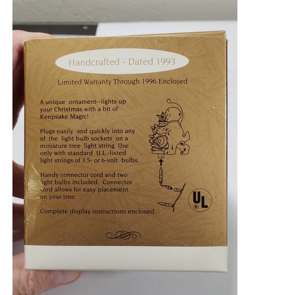 Vintage Hallmark Keepsake Ornament Magic Series Dog's Best Friend (Lighted) 1993 - Picture 6 of 10